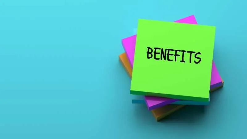 Colourful sticky notes with BENEFITS written on the top note