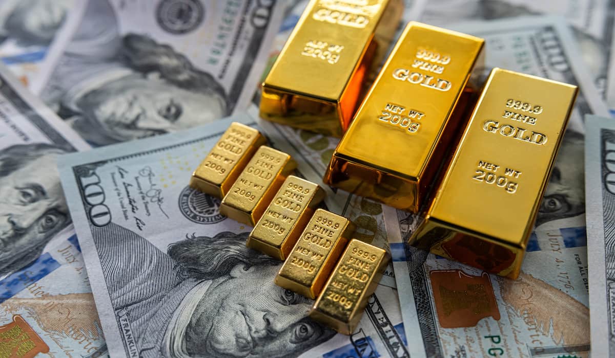 gold-prices-edge-up-as-dollar-strengthens-with-focus-on-fed-policy-and-nonfarm-payrolls-data