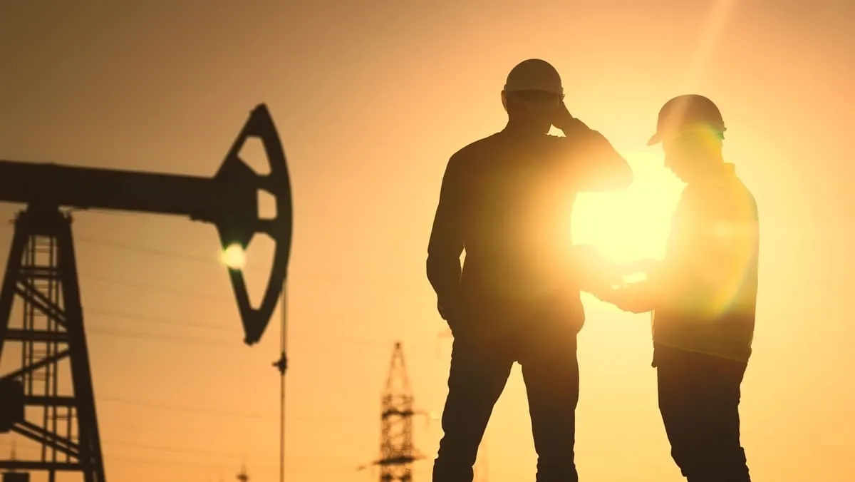 oil_plant_workers_width_1200_format_JPEG.jpg