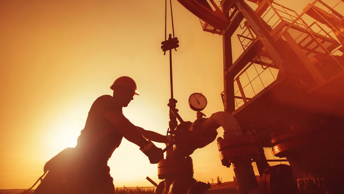 oil_worker_width_1200_format_JPEG.jpg