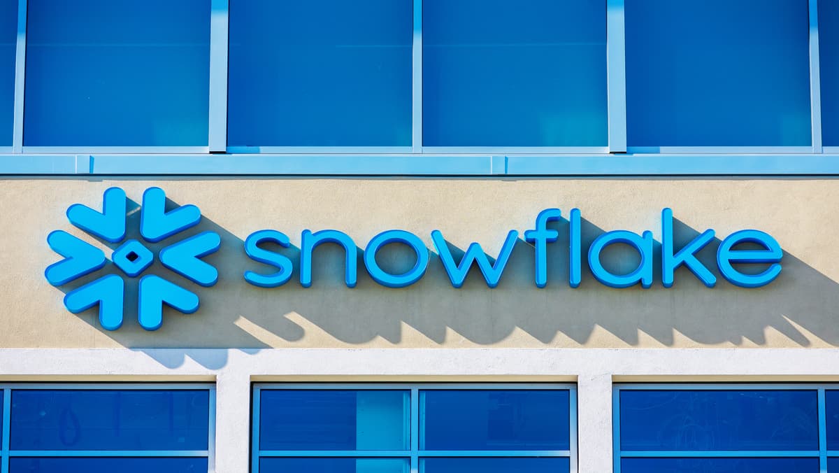 snowflake stock price