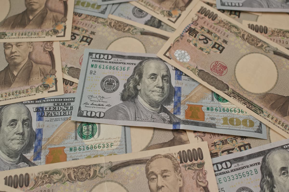 usd-jpy-breaks-156-mark-as-yen-weakens-market-focus-shifts-to-economic-data